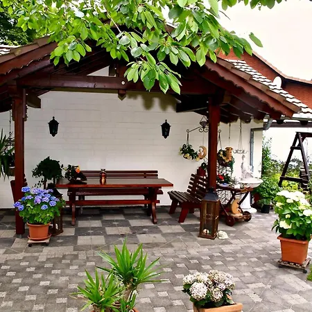 Mit Balkon * Neuhutte